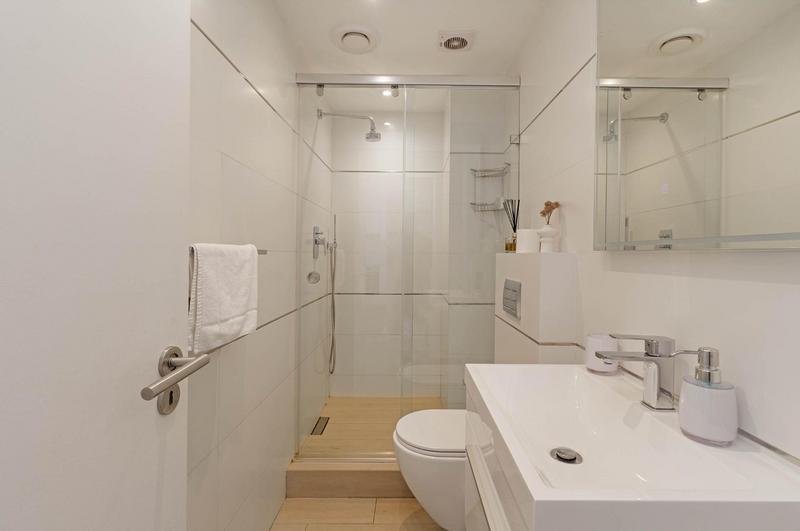 To Let 3 Bedroom Property for Rent in Dolphin Beach Western Cape